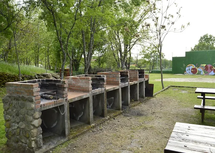 El Pinajarro مكان تخييم *