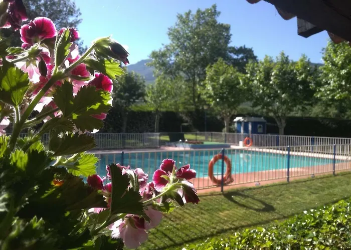 مكان تخييم El Pinajarro Hervás